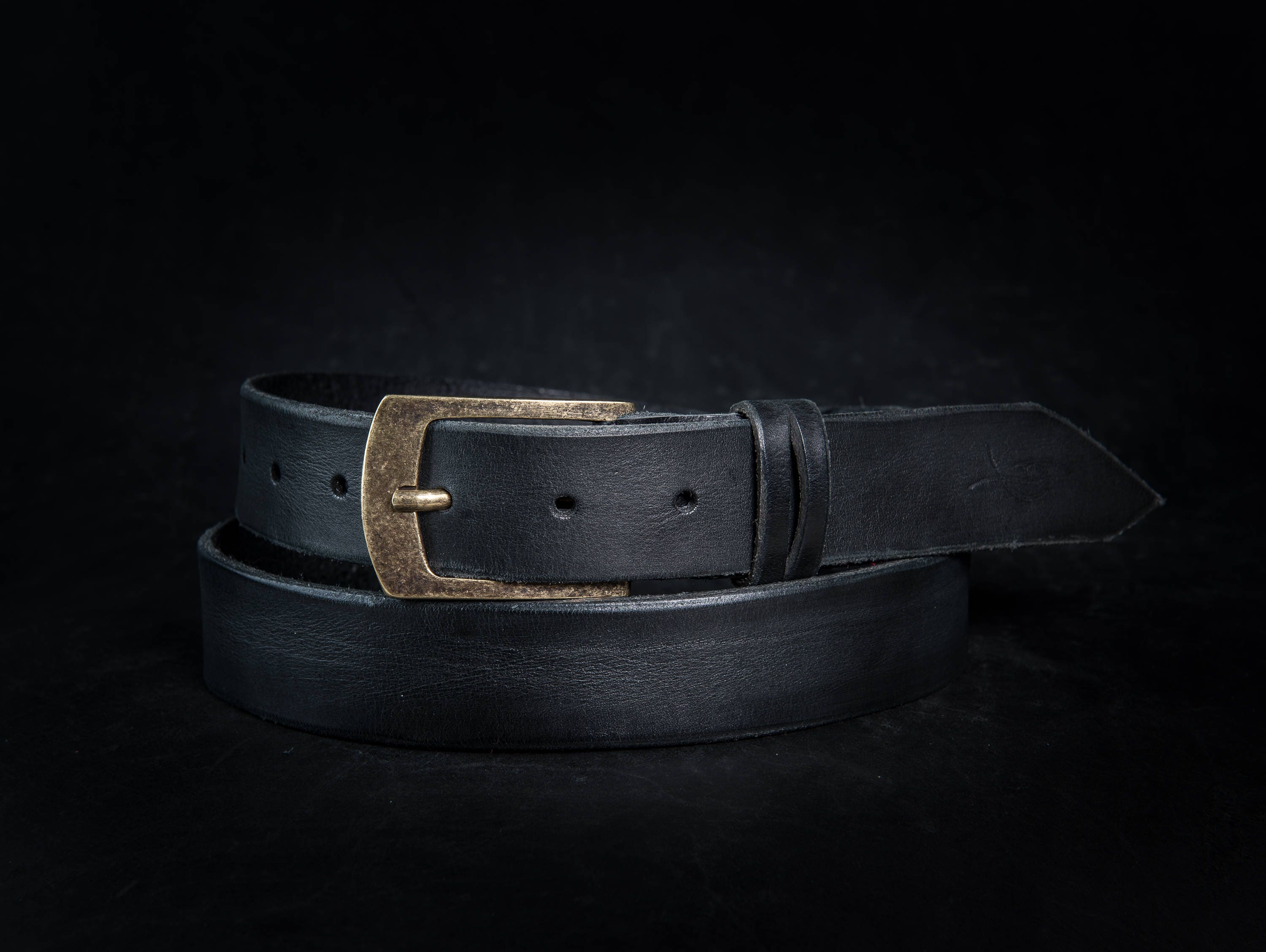 Design Leather, Black Belts, Dark Leather, Mens Leather Accessories, Men's Belt, Men's Handmade Leather, Fashion Belts, Leather Products