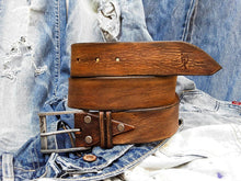 Artisan Leather, Buckle Belt, Men's Design, Fashion Leather, Brown Belt, Men's Belt, Vintage Style Accessories, Men's Apparel, Western Style