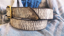 Vintage Leather Mens Belt - Unique Texture Customizable for Christmas Gift - White with Black Wash - 36cm Bronze Buckle