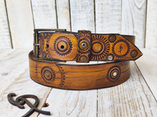 Handmade Leather Belt - Steampunk Style with Gears - 4.2 cm Wide - Yellow with Brown Details and Wash - Perfect for Bikers